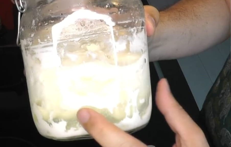 Cómo hago mi kéfir casero (y qué hago con el requesón que sobra)