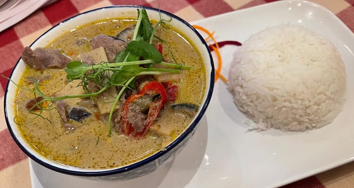 Currys tailandeses: historia, cultura y variedades de un plato emblemático