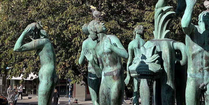 Suecia endurece penas juveniles, veta móviles y planea recortes fiscales, con inflación estable y más apoyo a Ucrania.